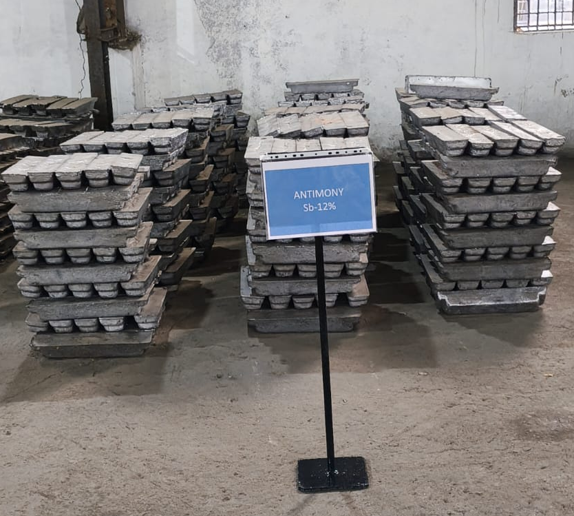 Antimony lead alloy Sb-12% ingots returning recovered metal to industrial production