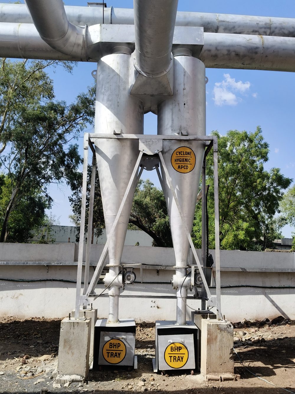 Hygienic-duty cyclone air pollution control unit